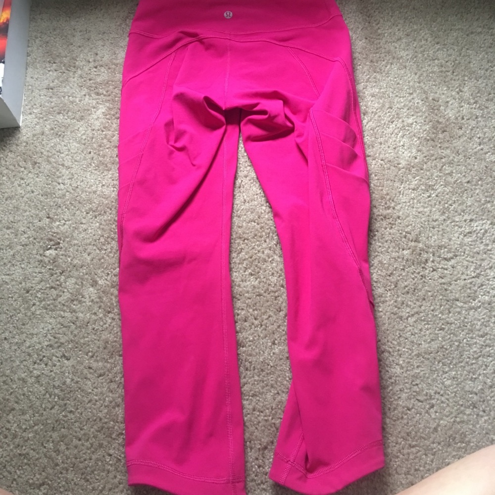 Like new Lululemon ribbed crops
